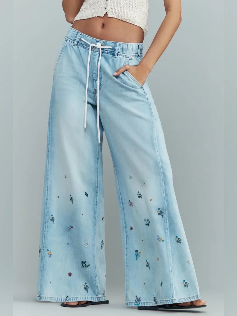 Pilcro by Anthropologie Adi Mid-Rise Flare Ditsy Jeans - Picture 1 of 11